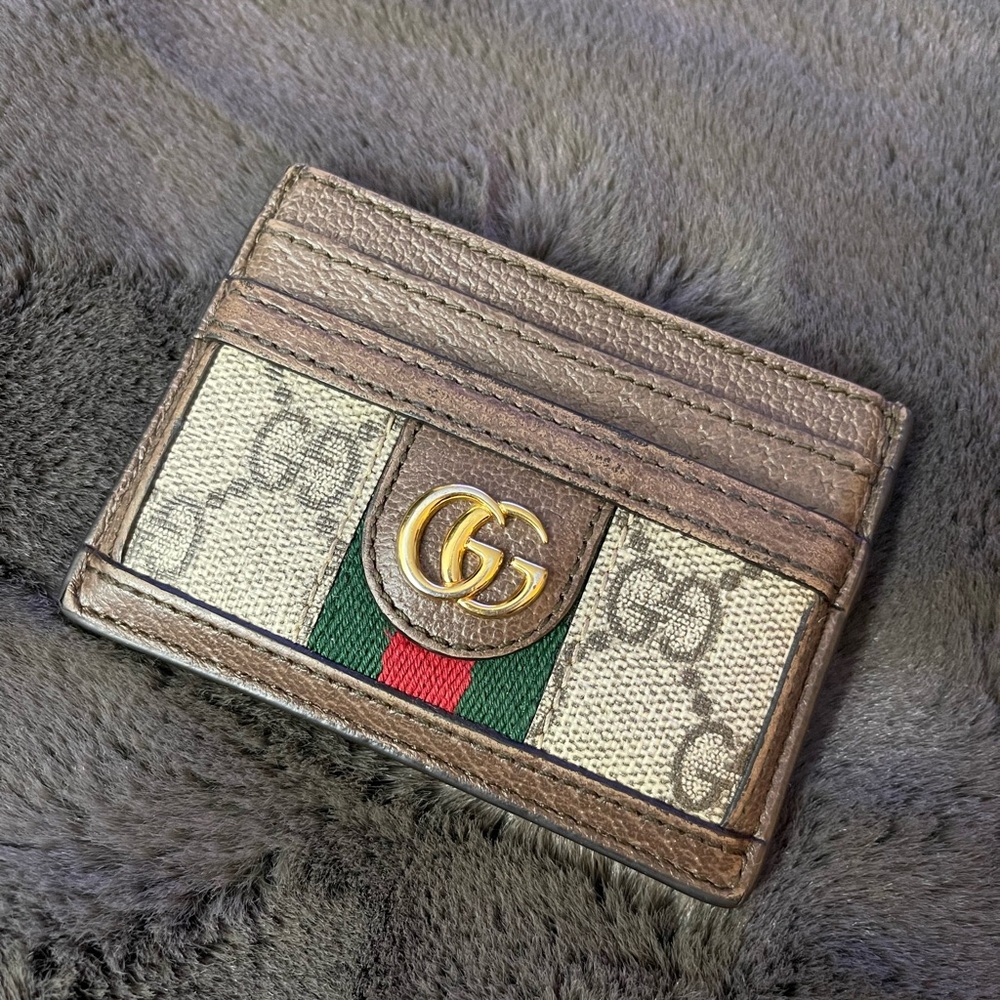 Authentic Gucci card holder, great condition.